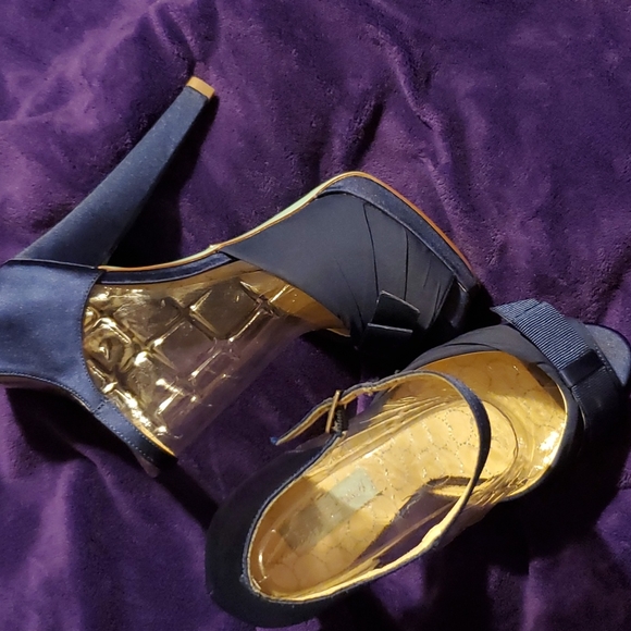 Blue high heel - Picture 2 of 2